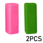 Duas escovas: rosa e verde. Escovas retangulares para remover pelos, com centro vazado.