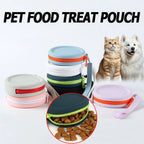 Vários exemplos de cores de bolsas redondas para petiscos, com cão, gato e uma bolsa aberta com petiscos. Fornecida uma bolsa; petiscos não incluídos.